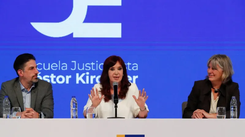 Cristina Kirchner volvió a hablar a la militancia, en la ciudad bonaerense de La Plata