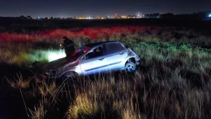 Está grave una mujer que volcó en la ruta 3