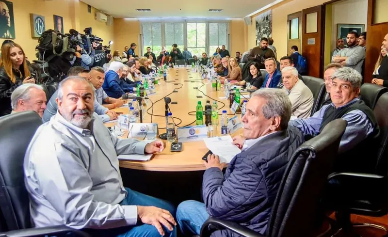  Héctor Daer, Carlos Acuña y Pablo Moyano, en la última reunión del Consejo Directivo de la CGT