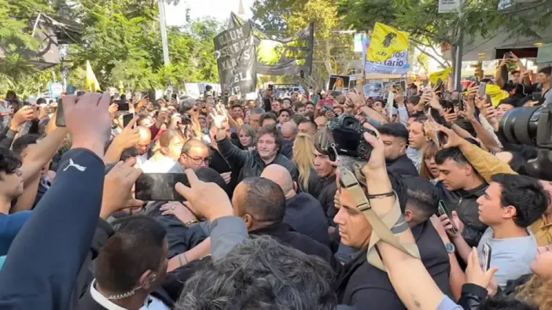 Milei en San Juan, en una de sus recorridas proselitistas