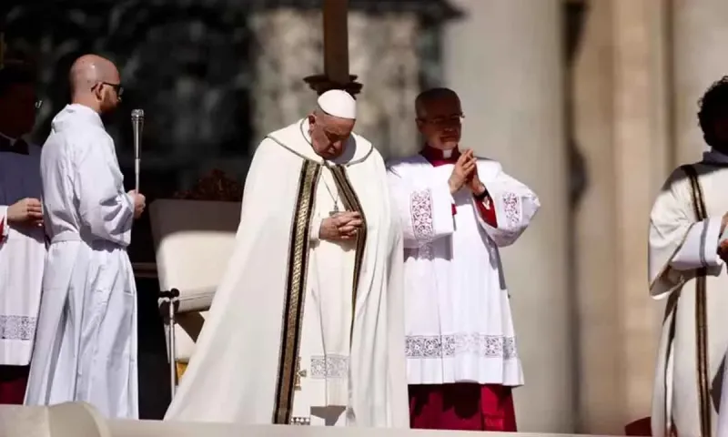 El papa Francisco celebró la Misa de Pascua: pidió paz en Ucrania y luz sobre Rusia