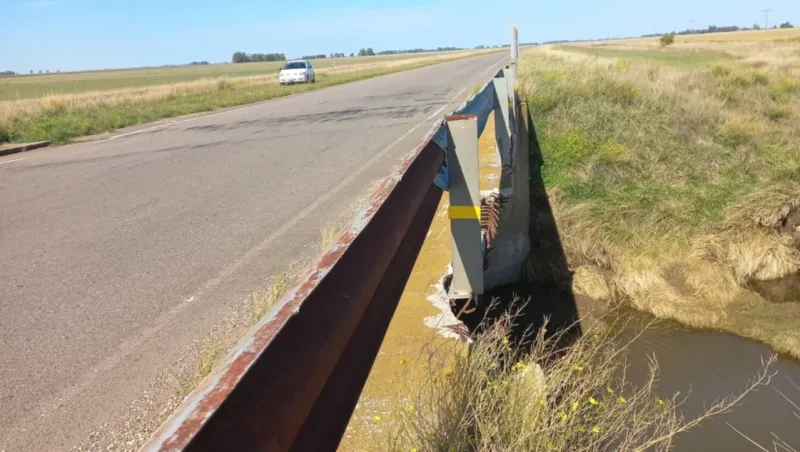 Más imágenes certifican el mal estado del puente de Pasman