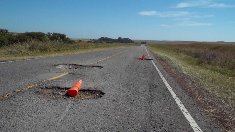 Insólito: Vialidad provincial licitó bacheos por 5.400 millones de pesos, pero no se sabe cuáles serán las rutas a bachear