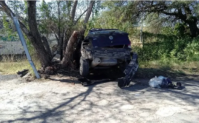 Así quedó el Volkswagen Gol en el que circulaba la pareja de delincuentes