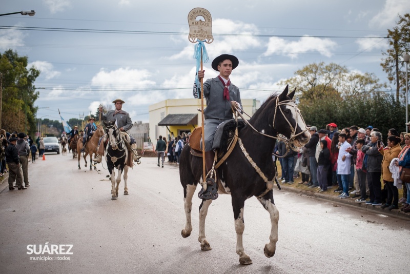 El 213º aniversario de la Revolución de Mayo se celebra en Villa Belgrano