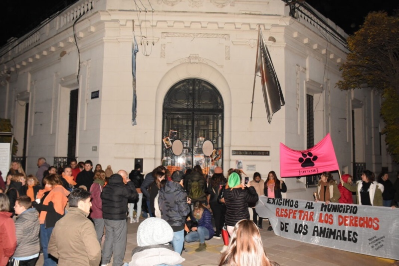 Vecinos marcharon en contra del maltrato animal en Pigüé