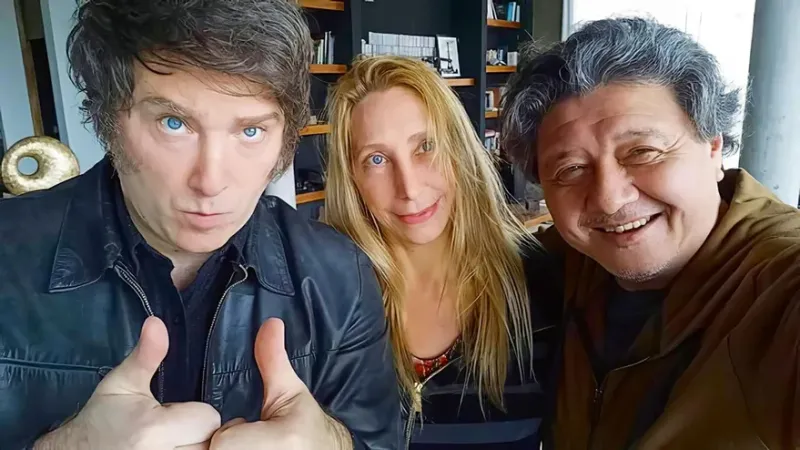 Javier Milei junto a su hermana Karina y Carlos Kikuchi