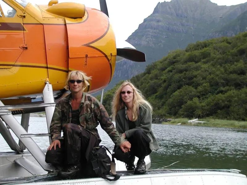 Timothy Treadwell y su novia Amie Huguenard en Alaska 