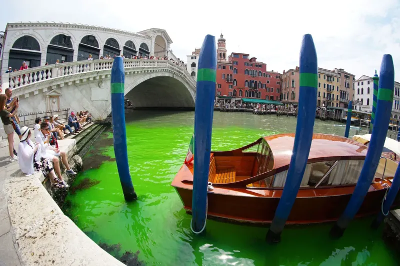 Una escenografía poco habitual sorprendió a los turistas en Venecia