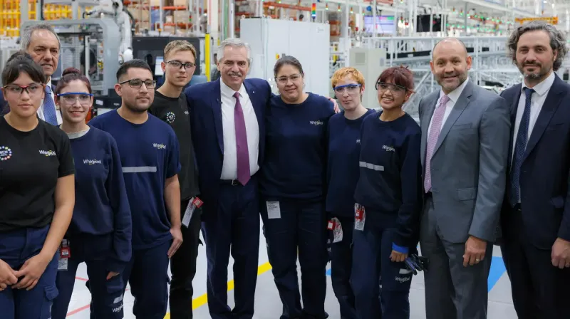 Daniel Scioli sumó una foto con Alberto Fernández en una recorrida en el conurbano bonaerense