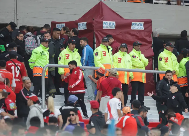 El fútbol sin hinchas visitantes cumple 10 años: la muerte que cambió la máxima pasión de los argentinos