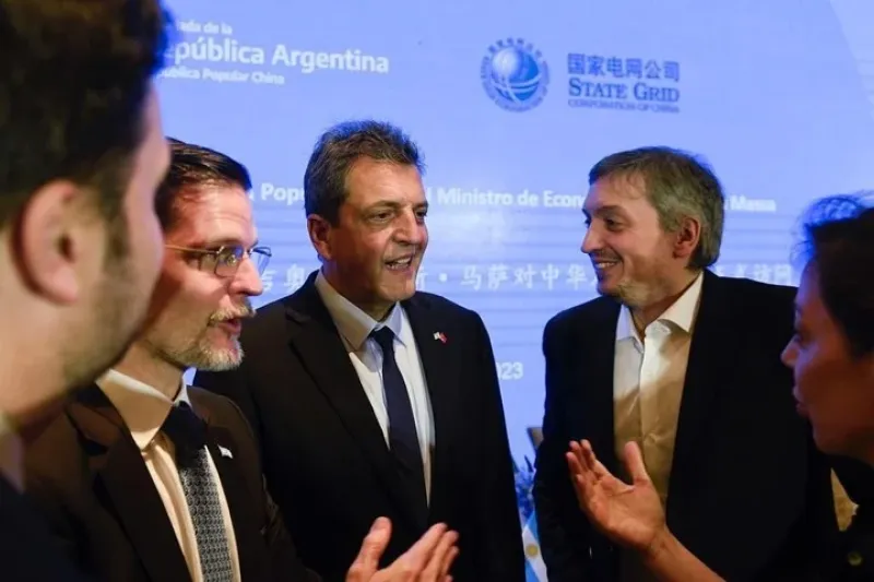  Sergio Massa y Máximo Kirchner durante el viaje que recientemente realizaron a China.