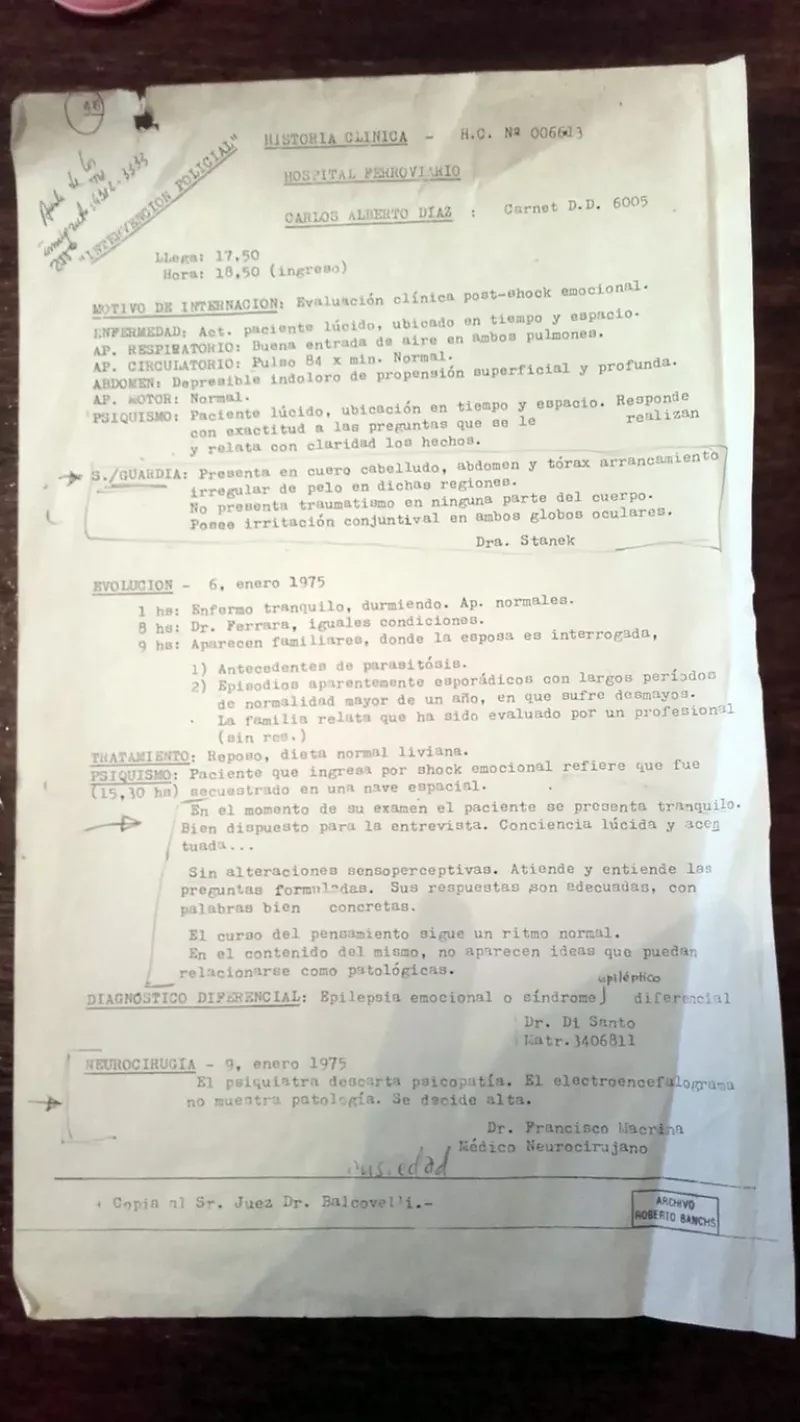  Uno de los estudios que le realizaron en el Hospital Ferroviario. Distintos especialistas mencionan un ”arrancamiento irregular” de pelo en cuero cabelludo, abdomen y tórax y lo describen como ”lúcido” y ”bien dispuesto a la entrevista”