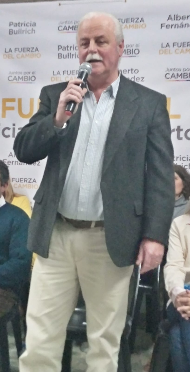 Con una serena convicción de triunfo, el ala bullrrichista de Juntos presentó su lista de candidatos