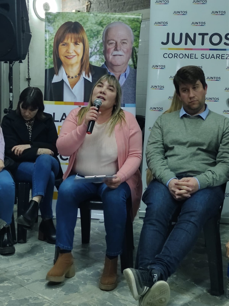 Con una serena convicción de triunfo, el ala bullrrichista de Juntos presentó su lista de candidatos