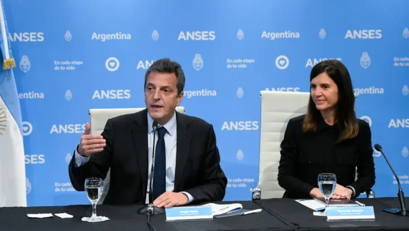 Massa anunció nuevos créditos de hasta 400.000 pesos para jubilados