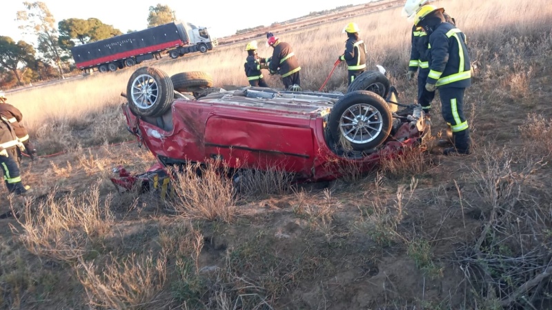 Murió un joven en un vuelco en cercanías a Médanos