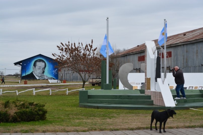 Querido René: los murales de la zona que le rinden homenaje