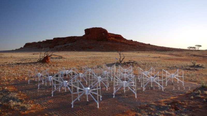  Murchison Widefield Array (MWA), un radiotelescopio en Wajarri Yamaji Country en el interior de Australia Occidental.