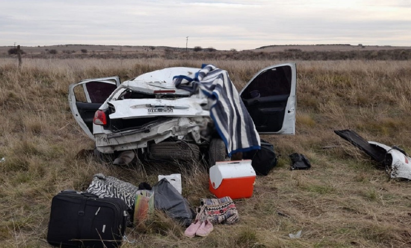 Escenario del trágico vuelco ocurrido esta tarde a la altura del paso a nivel de Nueva Roma.