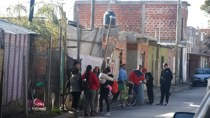  Los vecinos del barrio Agüero, en la localidad de Gerli (Nicolás Stulberg)