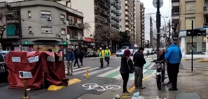  Un motociclista atropelló a una turista francesa, que murió por el golpe de la caída. Foto Captura TN