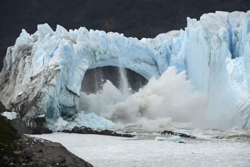 Analizando los datos de 2016, los especialistas observaron que la acumulación no compensó la pérdida de masa del glaciar (AP Foto/Francisco Munoz)