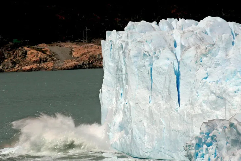  Hasta 2016, la información sobre la pérdida de hielo se mostraba neutra, según los expertos (EFE/Orestis Panagiotou)