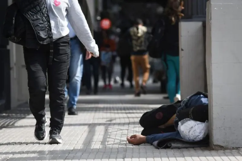  LAS PERSONAS EN SITUACIÓN DE CALLE, SEGÚN EL CENSO 2022 ES DE 2.962, PERO EL NÚMERO QUEDÓ VIEJO Y EL MÉTODO DE RELEVAMIENTO FUE MUY CRITICADO. FOTO: JUAN IGNACIO BLANCO/MDZ