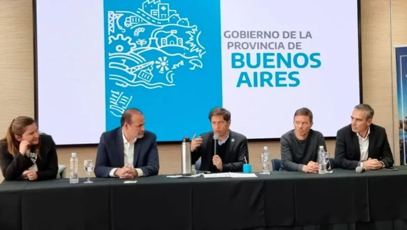 Ayelén Durán, Federico Susbielles, Axel Kicillof, Augusto Costa y Marcelo Feliú