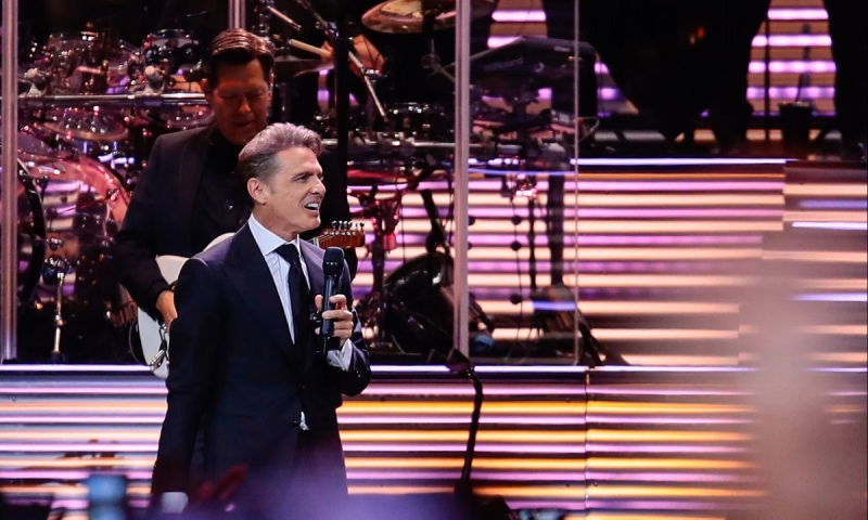 Show y polémica: “Es obvio que no es Luis Miguel el que canta”