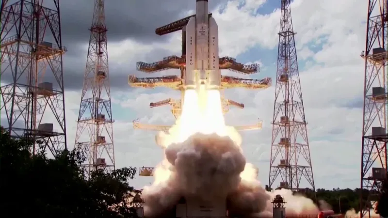  Chandrayaan-3 consta de un módulo Lander autóctono (LM) de 1,7 toneladas, un módulo de propulsión (PM) de 2,1 toneladas y un rover de 26 kilos (ISRO)