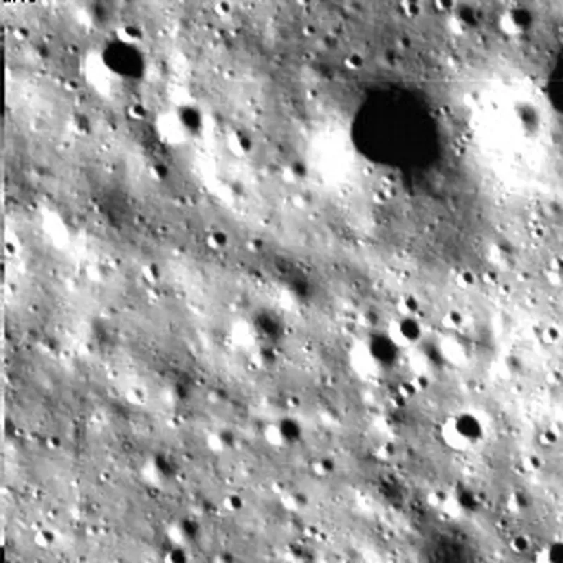  Captura de la superficie lunar tomada por la sonda Chandrayaan-3 (ISRO)