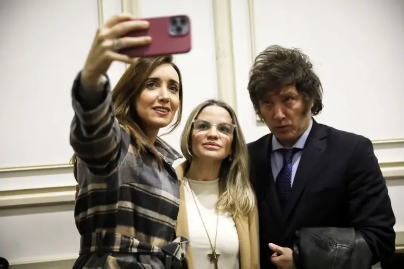 Victoria Villarruel, Carolina Píparo y Javier Milei, en la sesión de Diputados para reformar la Ley de alquileres, en la que el libertario votó junto al kirchnerismoFabián Marelli