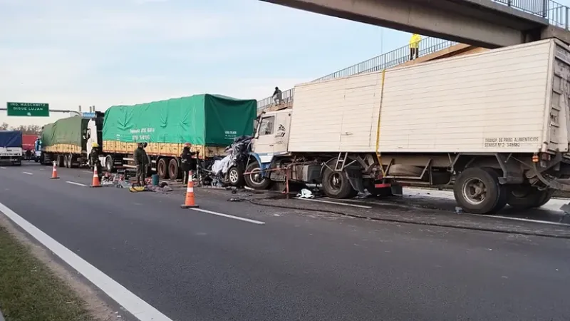 Dos personas murieron luego del accidente 