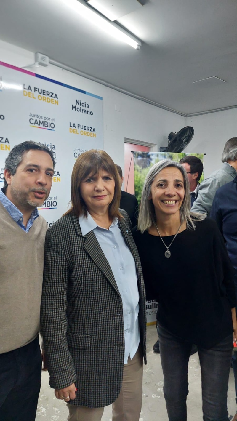 Los candidatos a concerjales de >Alberto Fernández con la candidata a Presidnete