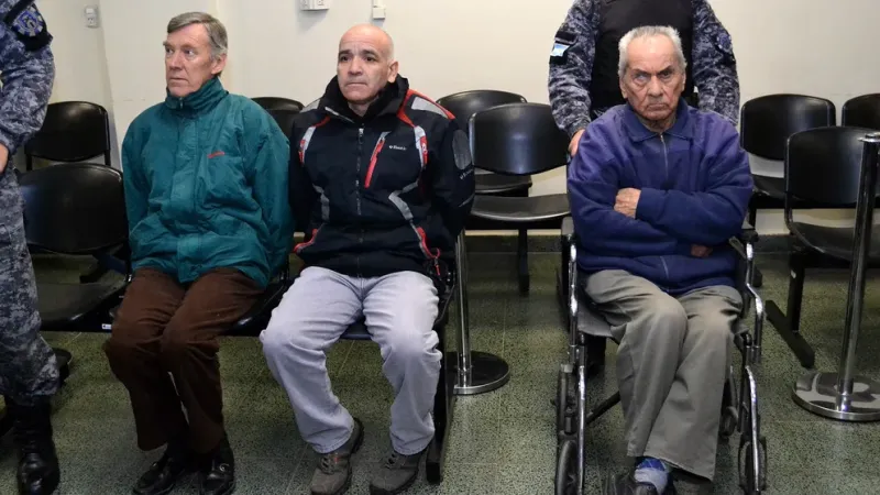  Los tres acusados: los dos sacerdotes Nicola Corradi de 83 años y Horacio Corbacho de 59 y el empleado administrativo del lugar, Armado Gómez de 57 (AFP)