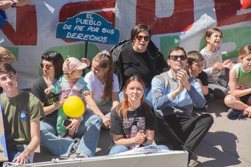 Autonomía de Huanguelén: “40 años de democracia, 70 años de lucha”