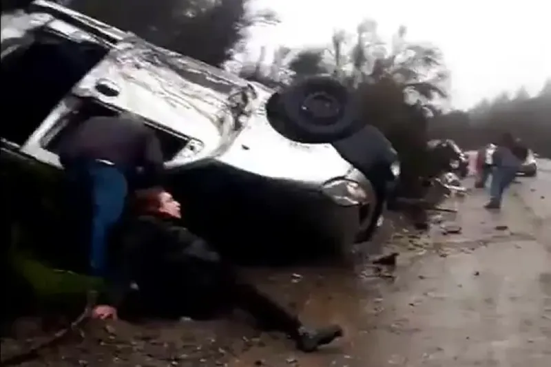 Impactante colisión: un muerto y tres heridos en un choque frontal en el camino al Cerro Catedral