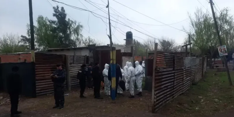 Macabro hallazgo en Rosario: encontraron un cuerpo calcinado dentro de una bolsa de arena.