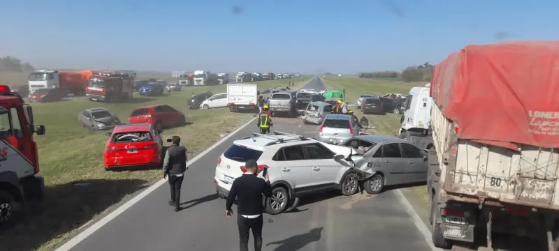 El grave accidente se produjo alrededor de las 14.40 de este lunes. (Foto: Rosario 3).