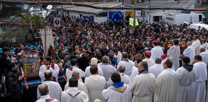   La misa de desagravio a la figura del Papa tras las críticas de Javier Milei.