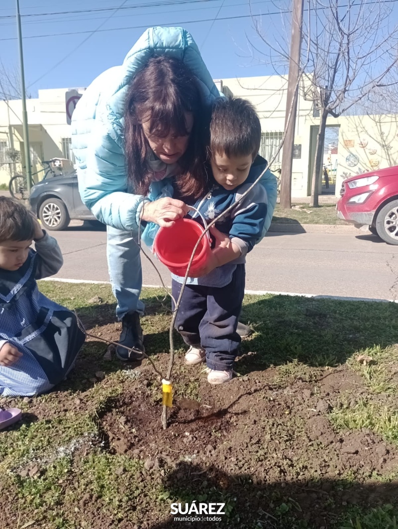 Ambiente- actividades en el marco del día del árbol