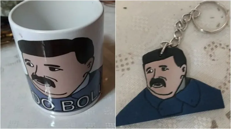 Una taza y un llavero con la icónica imagen de Daniel