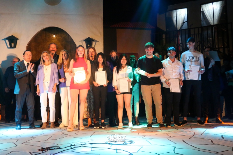 111° Aniversario de Huanguelén: Emotiva Noche de Gala