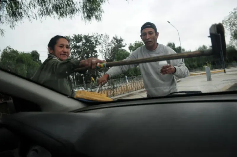 El día a día de Fabián e Irene y la historia de una realidad que duele