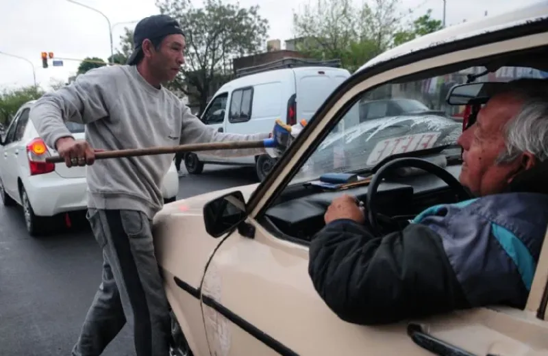 El día a día de Fabián e Irene y la historia de una realidad que duele