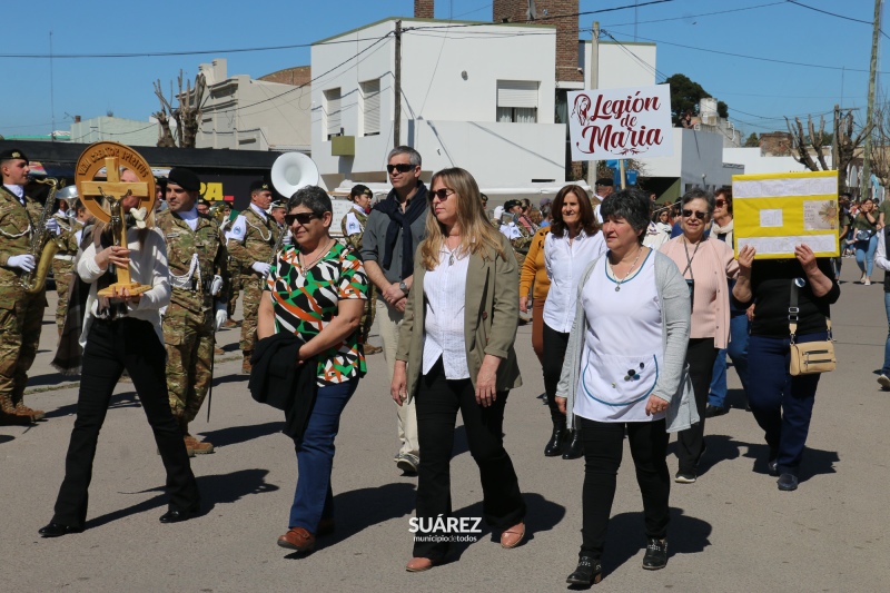 Más de 40 instituciones participaron del tradicional desfile por las calles de Huanguelén