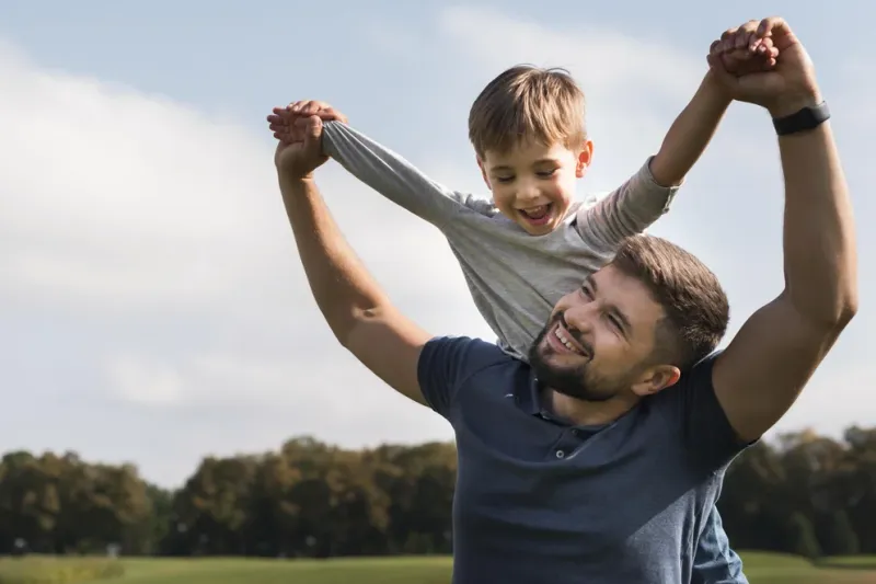  Los autores del estudio coincidieron en que tener dos padres involucrados expone a un niño a más variación, y que los padres tienden a relacionarse con sus hijos de manera diferente a como lo hacen las madres