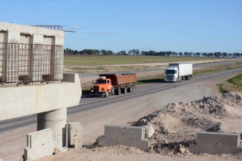 la obra de la ruta 33 está paralizada